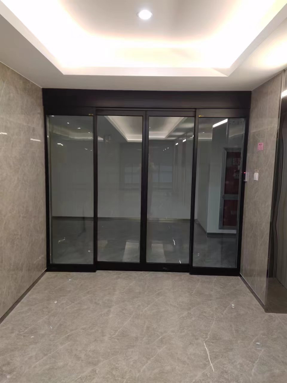 连云港市玻璃伸缩门