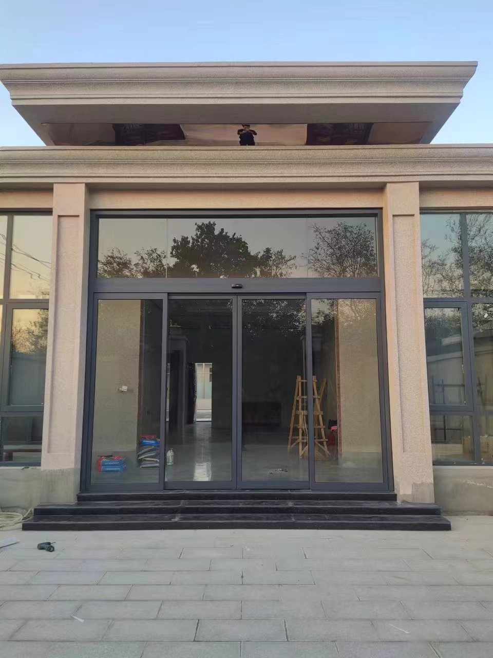 连云港市玻璃伸缩门
